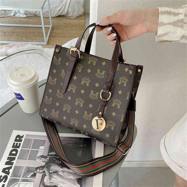 

single messenger portable synthetic leather single zipper design purses online