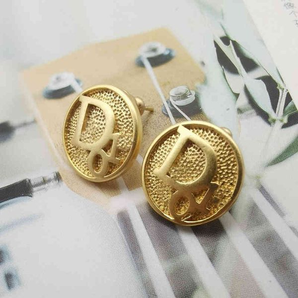 

2022 factory wholesale new trendy simple celebrities light luxury high sense exquisite high-end earrings women's dijia 1ym8, Golden
