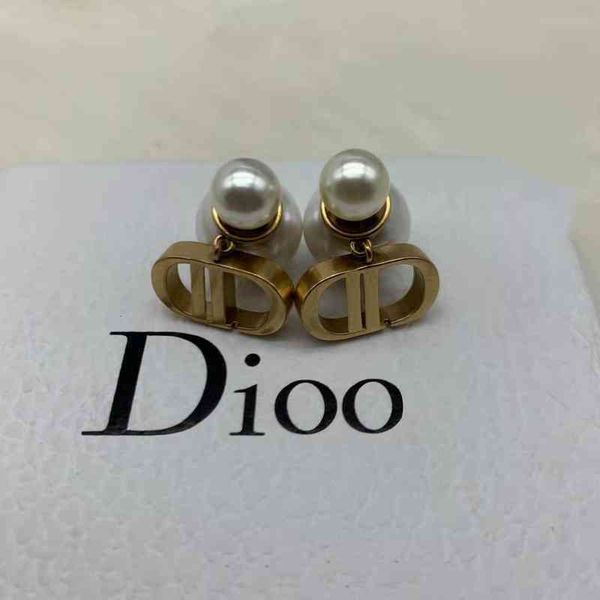 

factory outlet letter pearl female baby same temperament trend silver needle earrings, Golden