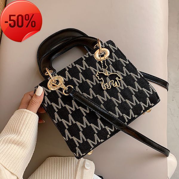 

the factory directly women's small popular new fashion one shoulder msenger bag net red portable princs bag