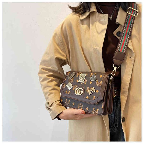 

2022 new designer handbags bags female printed letter broadband square single