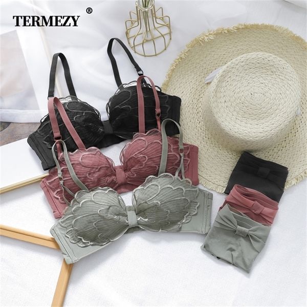 

termezy new fashion lingerie set lace wing bra set women's push up lace underwear personality bra and panty set brassiere t200602, Red;black