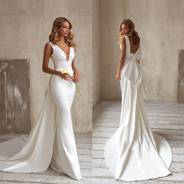

designer mermaid backless wedding dresses deep v neckline bridal gowns with big bow sweep train satin custom made vestido de novia, White