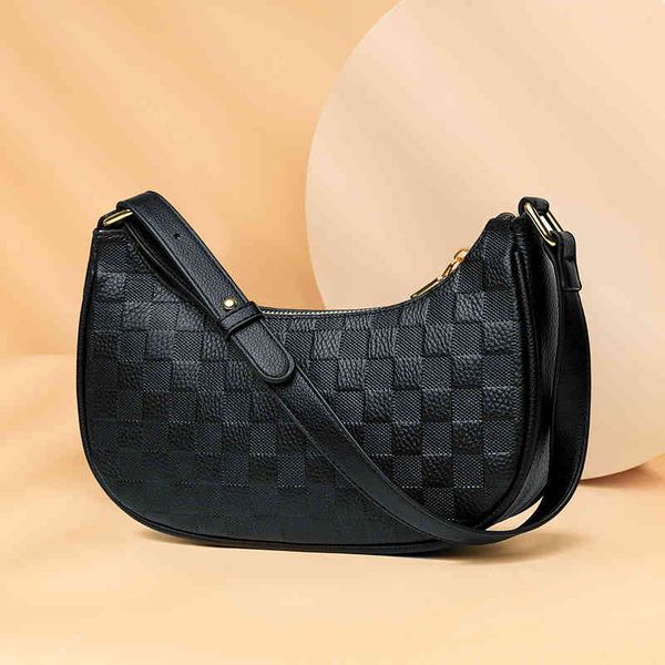 

leather women's bag 2022 new fashion knitting underarm french stick layer leather shoulder hand designer bags