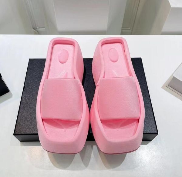 

fashion women thick-soled slipper designer exaggerate pure color summer womens sandals rubber letter design luxury brand comfort outdoor sli, Black