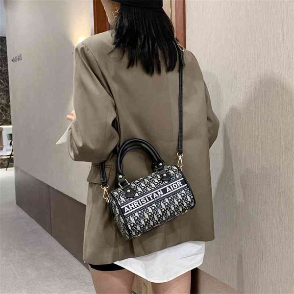 

women fashion trend versatile version one girl messenger high capacity 85% off sales shop