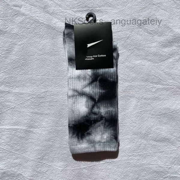 

classic men's fashion socks hook brand cotton tie dyed long tube street couple middle moisture absorption sock men women luxury medium, Black