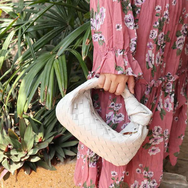 

venetas bottegas 2022 ashigo same net red handbag cloud versatile woven leather single shoulder4 g8m5