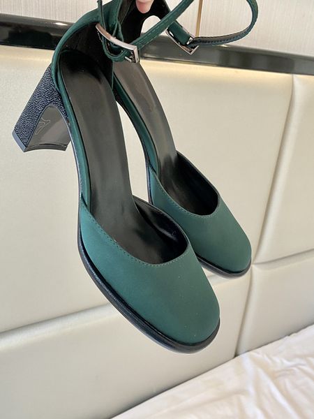 

women fashion high heel sandals genuine leather temperament simple design beautiful appearance comfortable foot feeling, Black