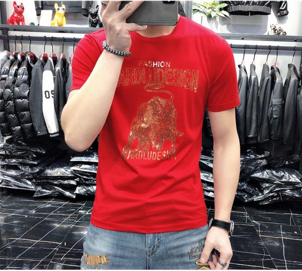 Herren-T-Shirts Europäische Waren 2021 Sommer neue kurzärmelige Herren-Flutmarke ins Slim Fashion Net Red Gold Bull Hot Diamond Trend Herren-T-Shirt