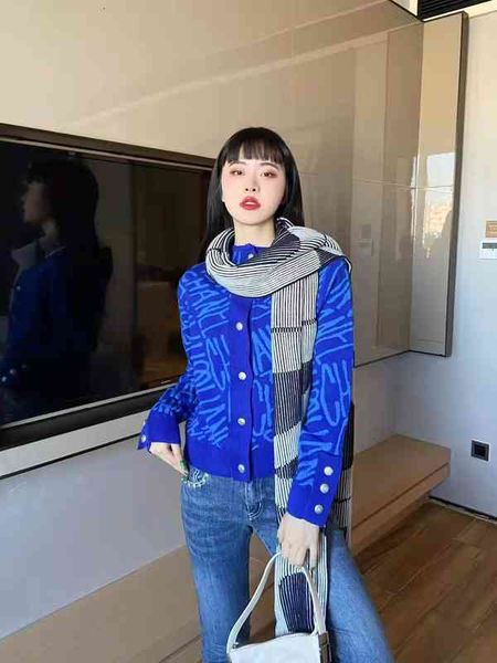 

women's sweaters straight early autumn small fragrance full of letters rose red and blue slim fitting knitted long sleeved cashmere car, White;black