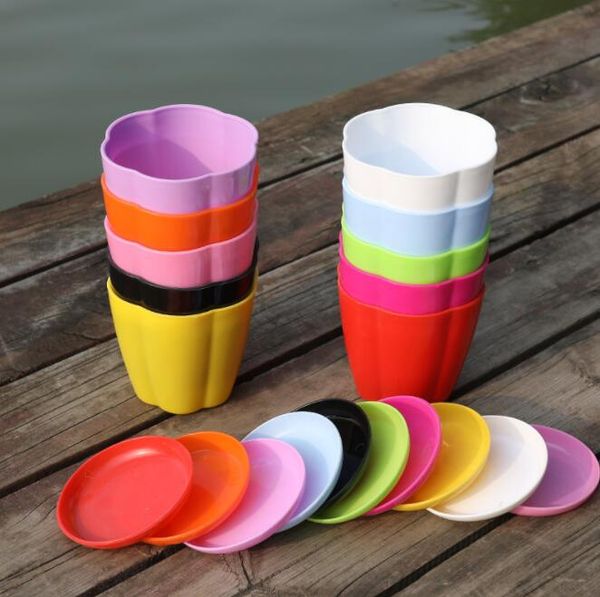 Forniture da giardino Mini vasi da giardino Fioriere in plastica PP a forma di petalo con pallet per la decorazione domestica Vaso di fiori Colore caramella