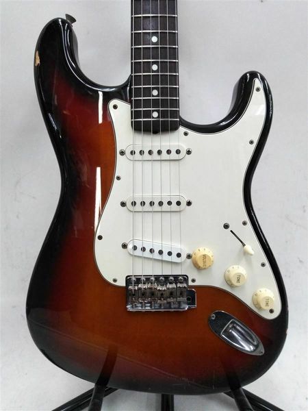 

japan electric guitar st62-58us #c1135 same of the pictures