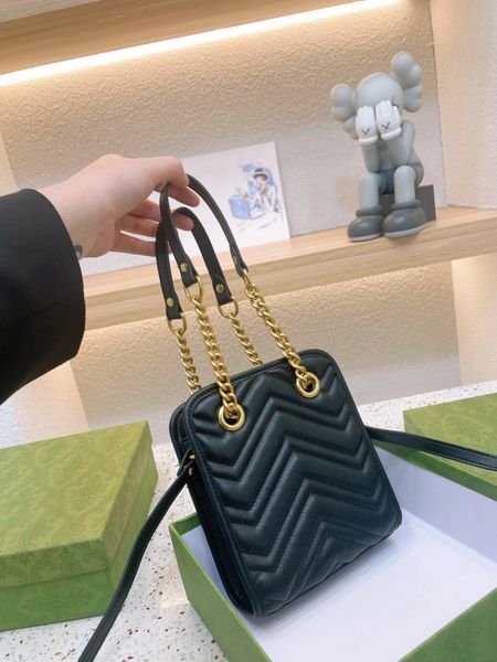 

22ss messenger bag men's and women's new crossbody bag luxury design embroidered chain small tote all-match mobile phone cosmetic, Red;black