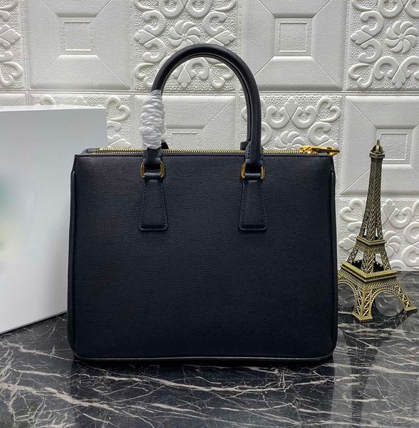 

tote bag fashion messenger handbags in genuine leather women man unfor business original quality designer milano large classic saffiano retr