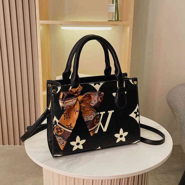 

factory outlet 2022 new women's capacity fashion large silk scarf hand-held single shoulder armpit foreign air cross bag