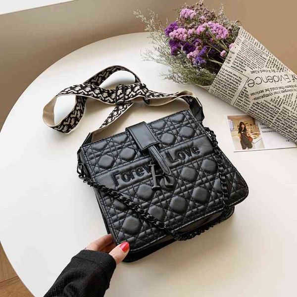 

2022 new zhonggu lingge embossed portable chain wide shoulder belt single diagonal women's bag