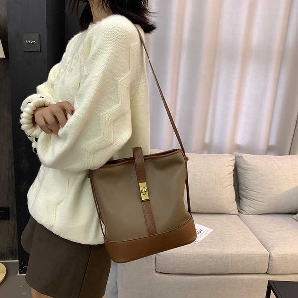 

solid color large capacity soft leather autumn lock fashion 2021 new fashion bucket shoulder bag casual girls crossbody bag