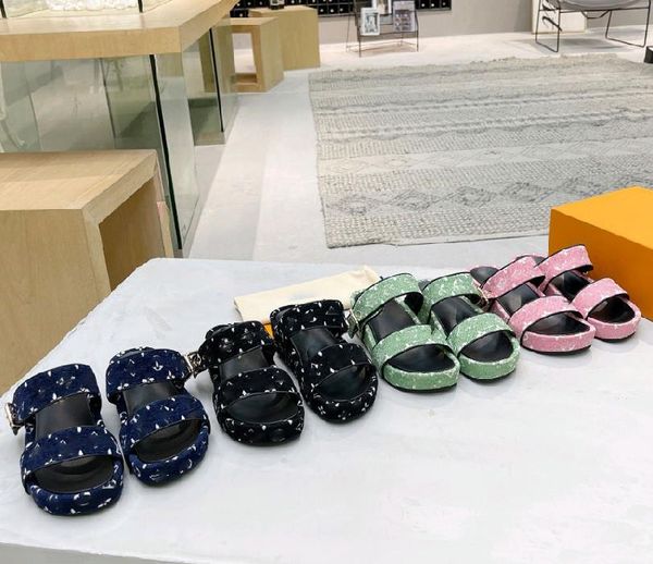 

2022 designer summer sandals women's flat slippers calf leather platform sandals casual comfortable outsole 2 strap adjustment gold buc, Black