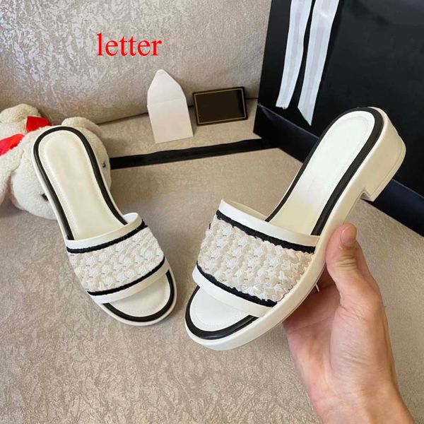 

2022 new style slippers sandal sliders macaron thick bottom non-slip soft bottom fashion g house slipper women wear beach flip-flops, Black