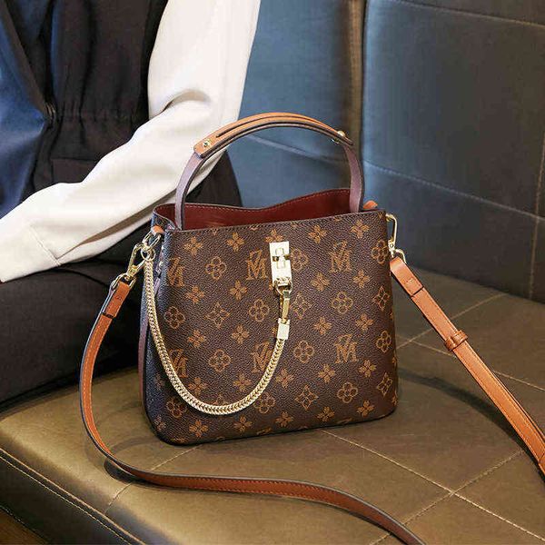 

autumn and winter women's bag fashion foreign style bucket large capacity portable single shoulder versatile menger bag