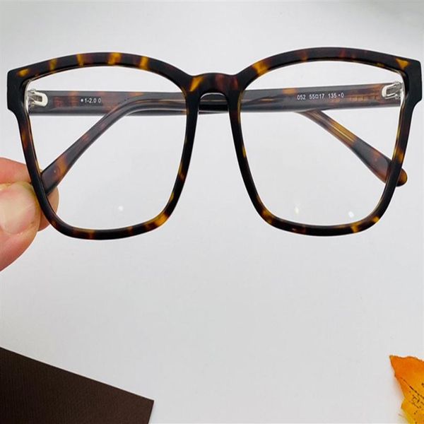 

5707-b new optics glasses with protection for men women vintage cat eye plank frame popular come with case classic gla236o, White;black