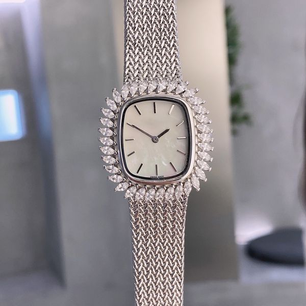 Luxury Diamond Ladies Watch Quarz Uhren 30 mm 32 mm bequemes Armband Edelstahlriemen Drop Stone Lünette Entwurf exquisite Armbanduhr für Frauen