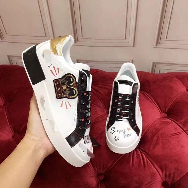 

2021the man arrival casual shoes white black red fashion mens women leather breathable shoes open low sports sn valentinoe''valent, Red;white