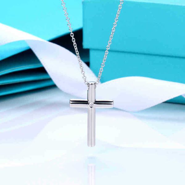

tif cross female necklace s925 sterling silver love necklace light luxury design necklace high-end valentine's day birthday gift