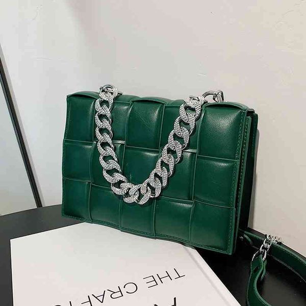 

handbags bags the same type of woven is a versatile women's 2022 new high-grade fashion trend chain portable messenger, Black;red