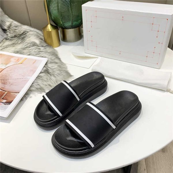 

2021 designer slippers luxury platform sandals summer wide flat flip flops chunky self-covered slides fashion beach sandal with box, Black