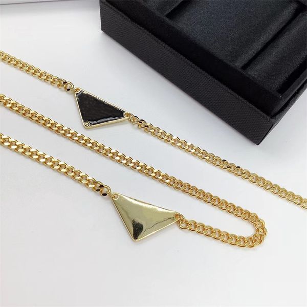 Gioielli di design di lusso Triangolo invertito Lettera Collane con pendente per uomo Donna Acciaio inossidabile Marca Uomo Donna Trendy Personalità Collana a catena clavicola