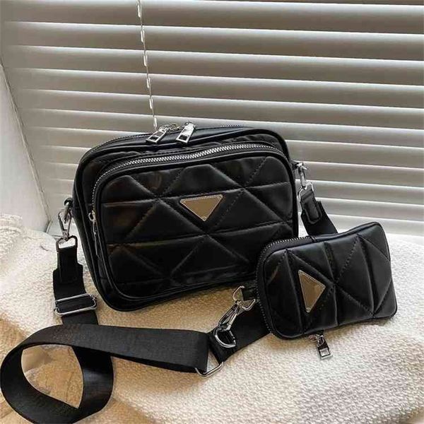 Bolsas baratas 70% de desconto 2022 nova bolsa feminina de lazer feminina larga alça de ombro Mensageiro de mochila única textura rômbica Relúcia rômbica