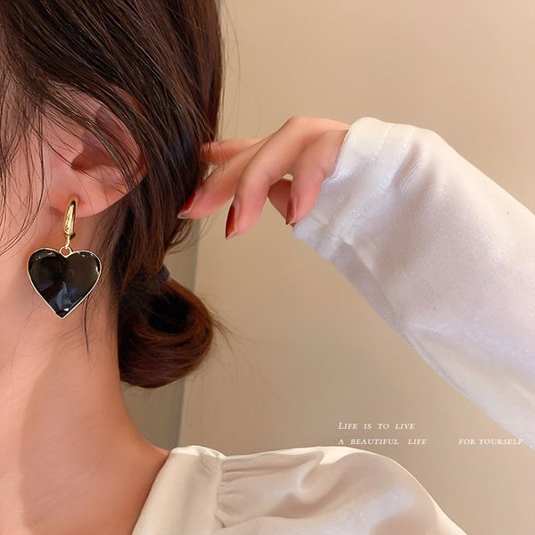

925 silver needle drop oil black and white love heart earrings female korean simple temperamental ear studs internet celebrity sweet persona, Golden