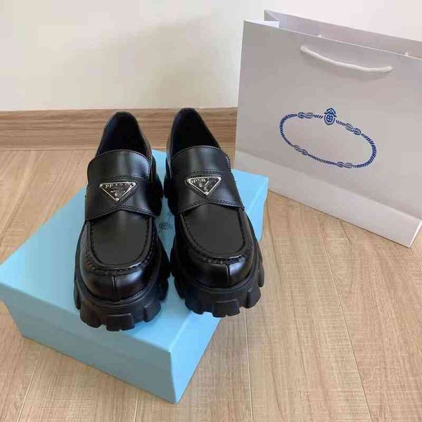 

shoes liu dress wen's same p family thick soled lefu shoes in early spring triangular standard one pedal foam small leather g8uo, Black