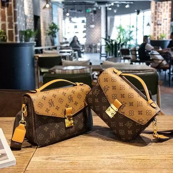 

luxurys designers crossbody bag women handbag messenger bags oxidizing leather elegant shoulder bags crossbody bag tote m44875 m41487