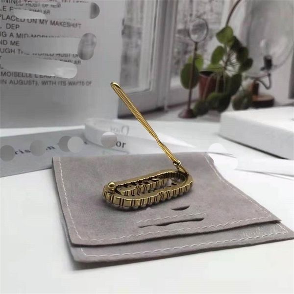 

new red pearl letter metal hairpin female decoration, Gray