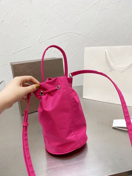 

2022 advanced literary classic style new small bucket bag mother's day gift