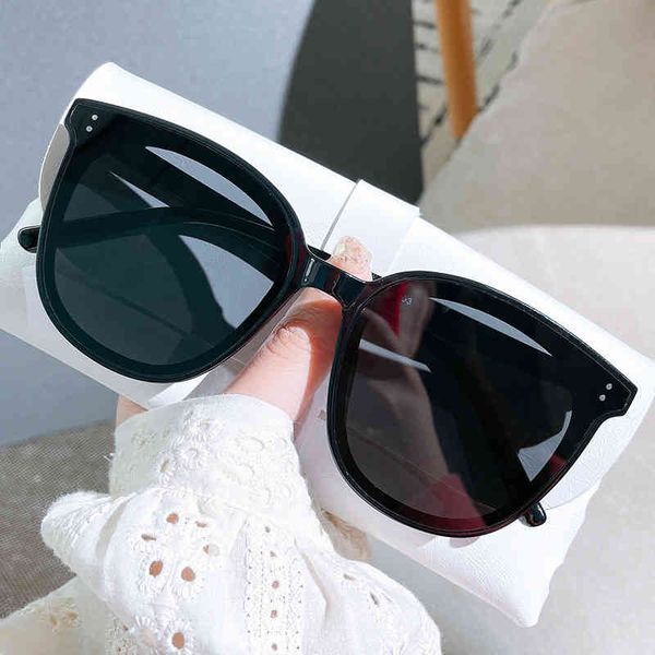 

v lady summer new fashion sunglasses versatile gm, White;black