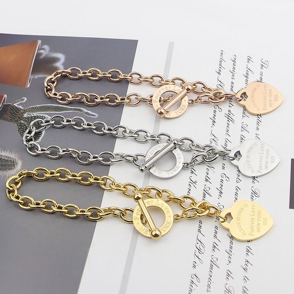 Braccialetti firmati da donna di alta qualità 3 colori Ciondolo cuore amore Fibbia in acciaio inossidabile Bracciali coppia stile di lusso Regali per feste da donna all'ingrosso