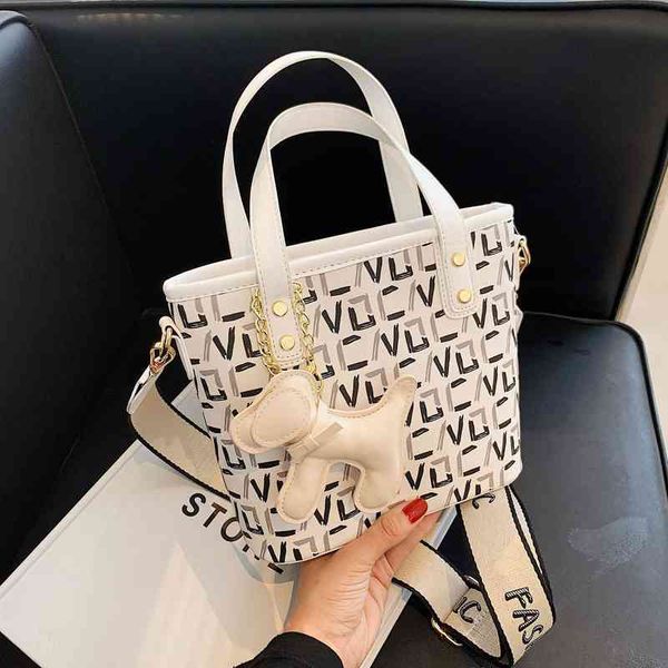 

new large capacity women's shoulder msenger handbag embroidered bucket bag 2022 brand luxury fashion design ladies handbags