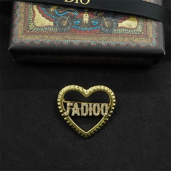 

20% off jewelry the new di year new product letter love brooch star baby same bra, Gray