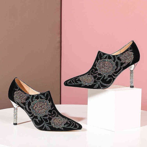 

designer women's shoes boots shoes 2022 autumn and winter women's shoes pointed thin high heels color matching fashion flower shee, Black