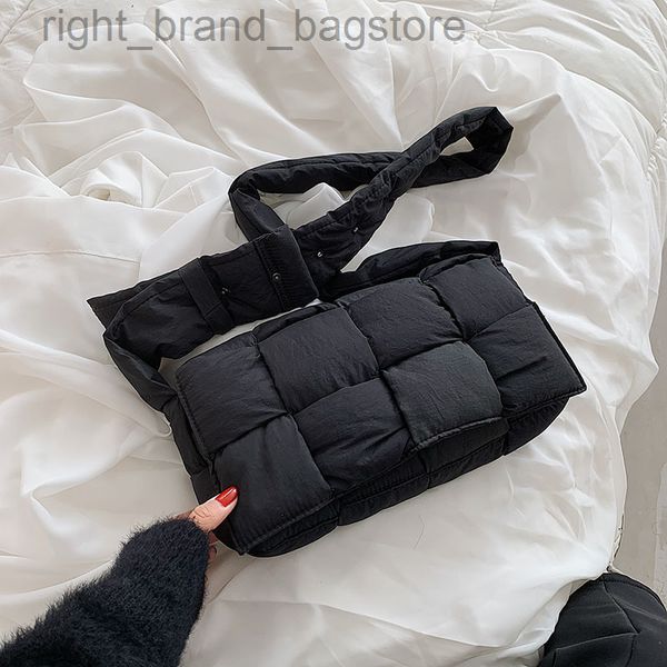 

designer cotton padded shoulder bag brands down woven crossbody bags for women luxury padded space bags for women handbags 2022 w220813