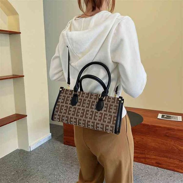 

2022 luxury bags leopard print autumn tide ins messenger bag fashionable and simple portable tote bag