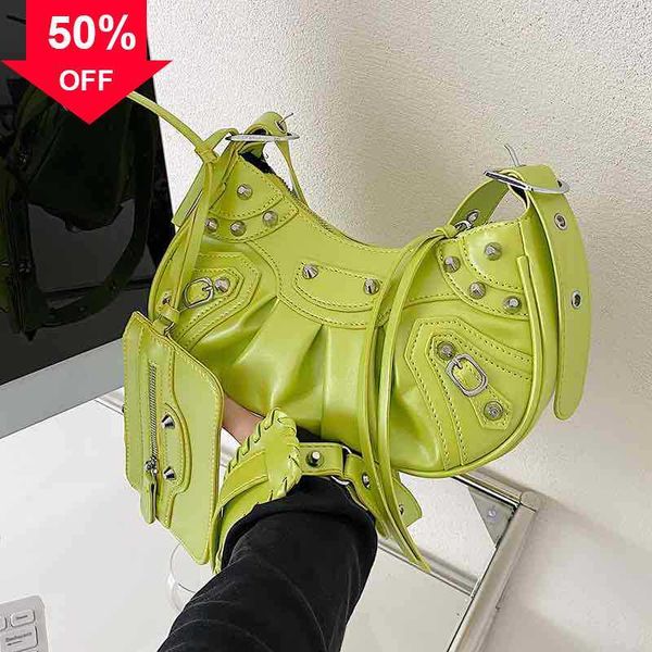 

2022 net red locomotive of the style b home single underarm fashionable retro women's totes shoulder bag