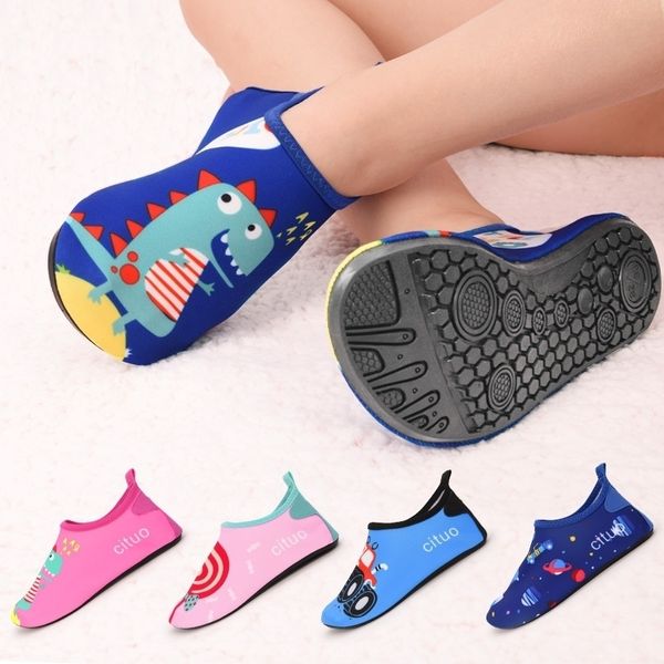 Bambini Swim Water Shoes Baby Child QuickDry Antiscivolo Cute Cartoon Crab Shark Print Calzini a piedi nudi per Beach Pool Scarpe morbide Y200420