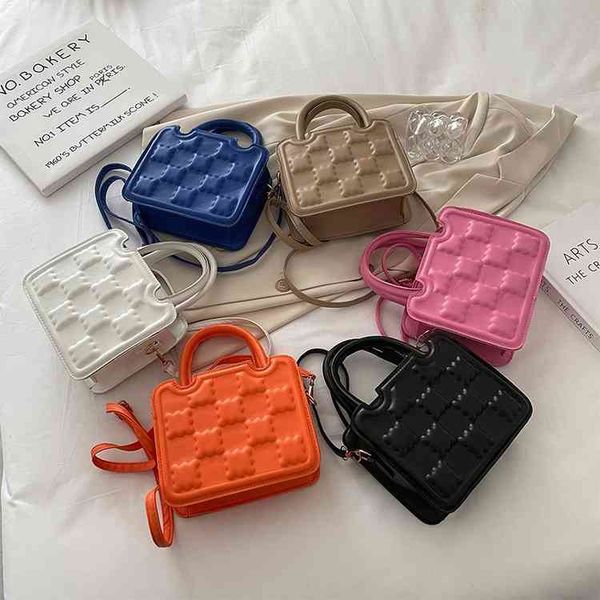 

women's bag 2022 new fashion metal underarm single shoulder messenger chain wholesale western style ladies designer bags