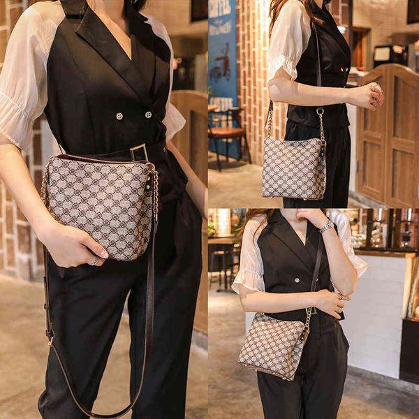 

evening bags fashion small bucket shoulder bag for women new luxury sling chain strap crossbody vintage leather ladies handbags 220802