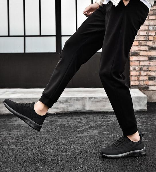 

2022 shoes men breathable mesh and comfortable running lightweight women shoessss